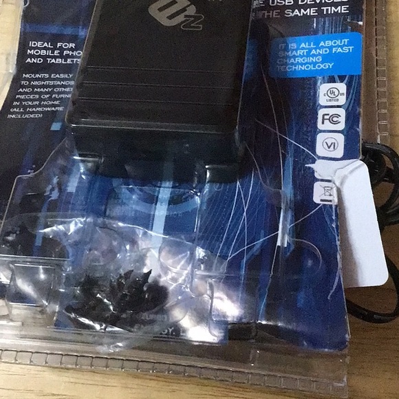 2-Port USB Charger - Picture 4 of 4